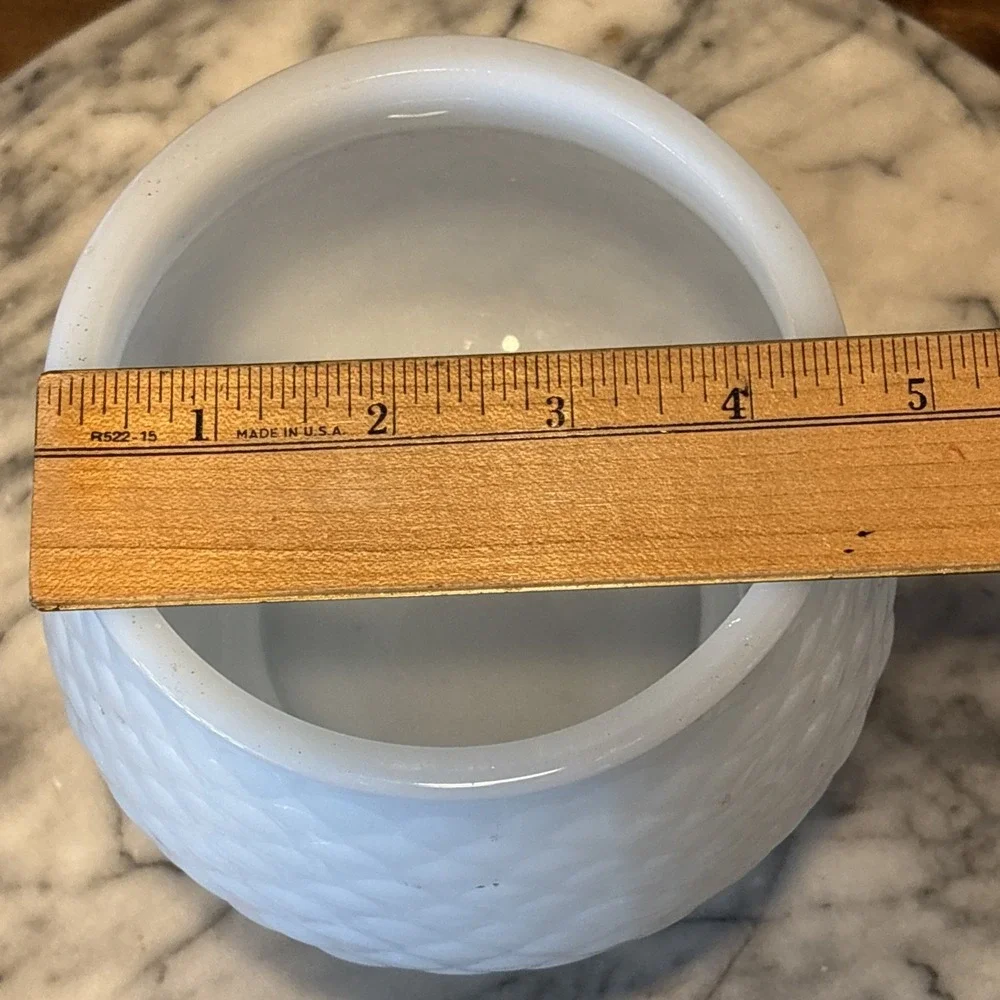 VTG MCM E. O. Brody Glass Company Cleveland Ohio Milk Glass Scallop Planter Vase